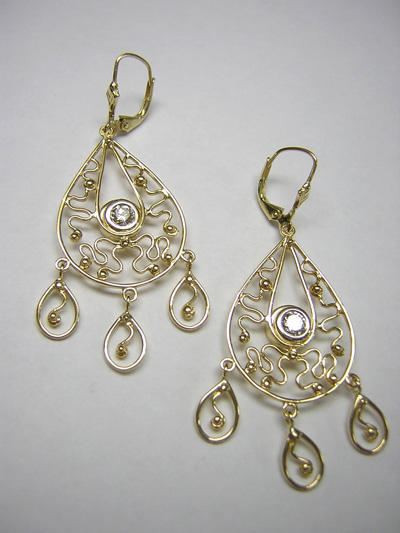 Gold filigran earrings